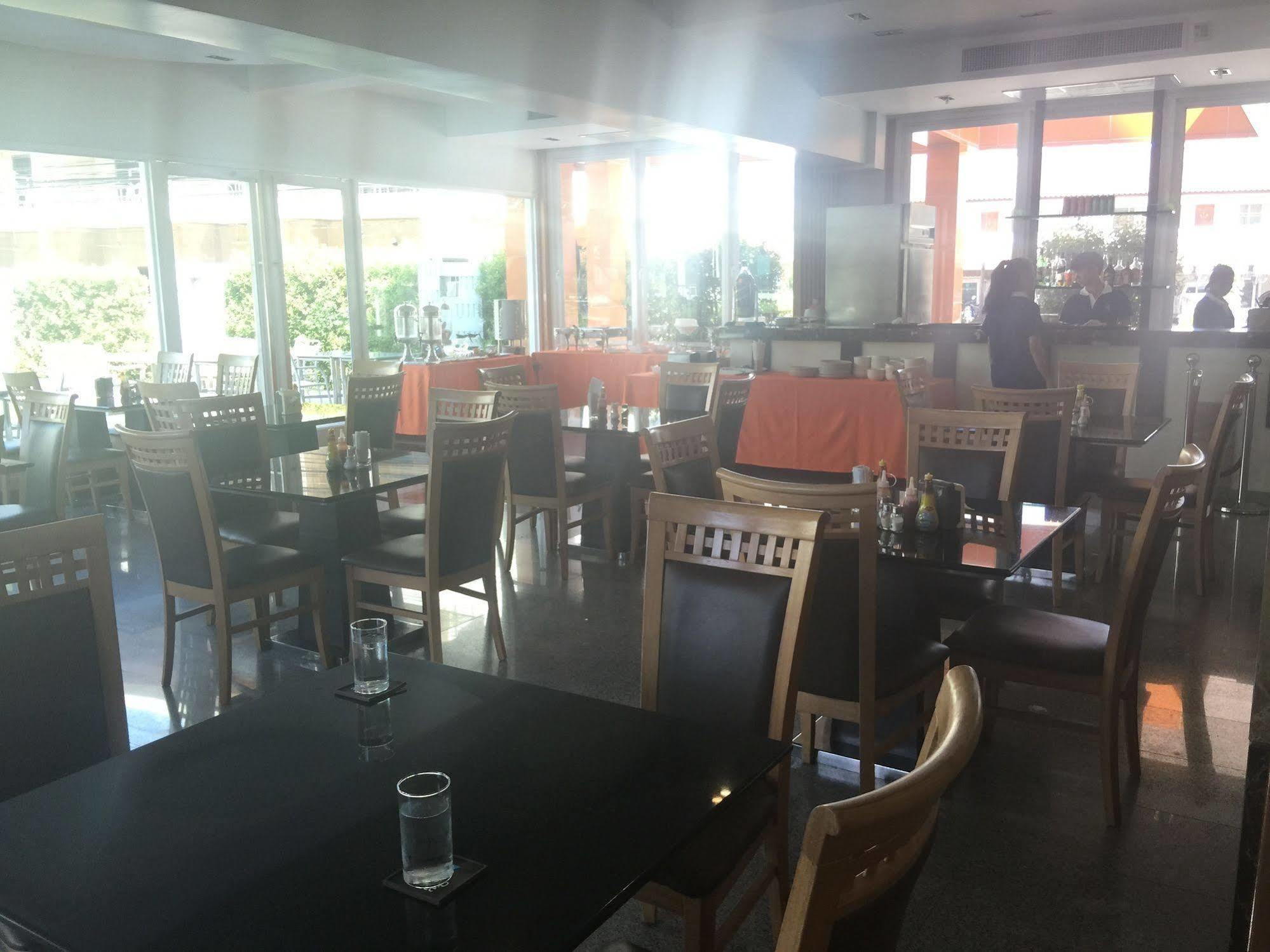 Marsi Pattaya Hotel Екстериор снимка