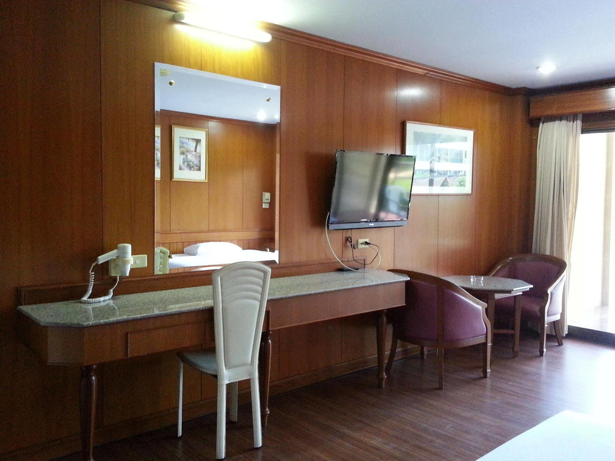 Marsi Pattaya Hotel Екстериор снимка