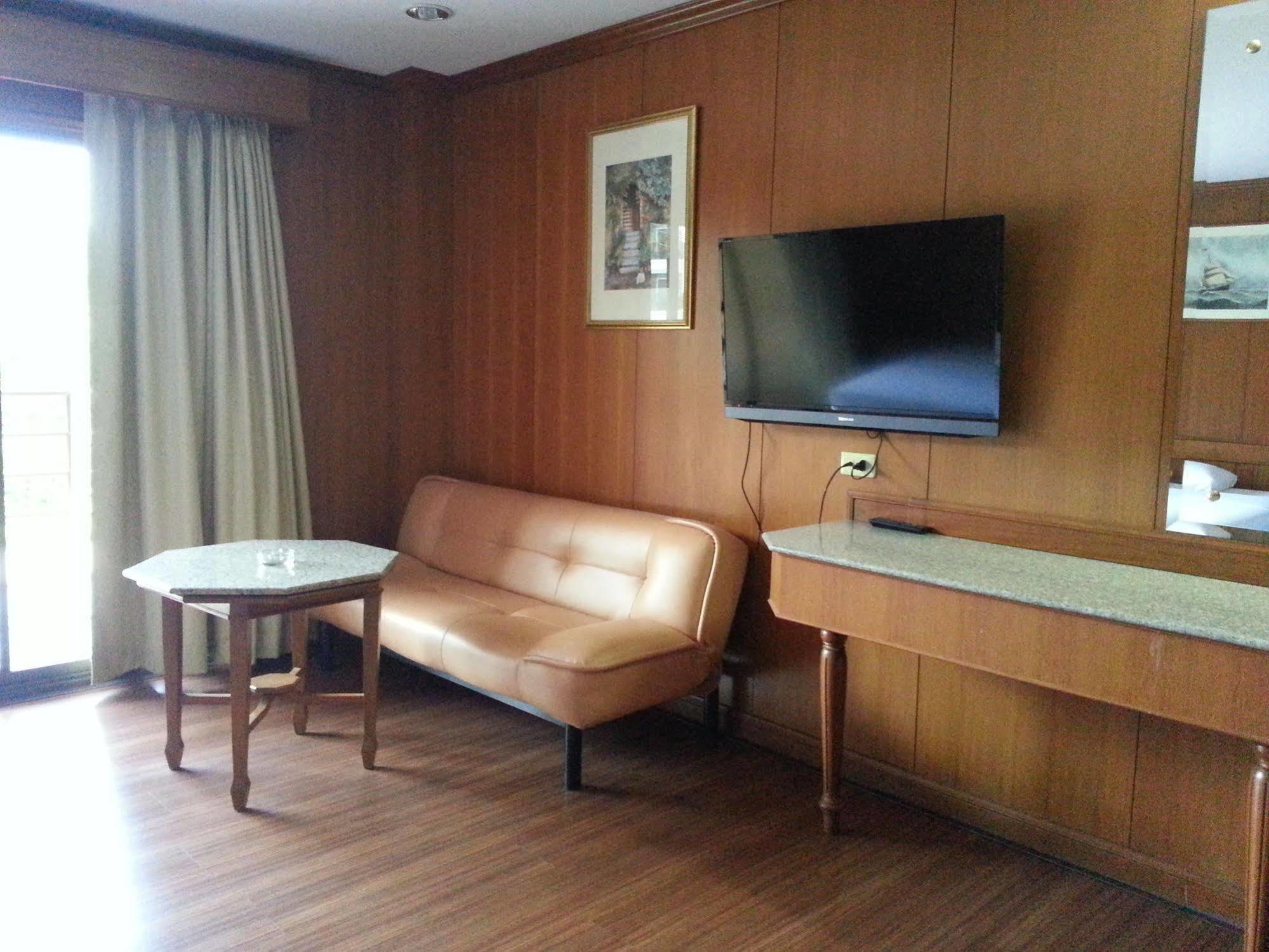 Marsi Pattaya Hotel Екстериор снимка