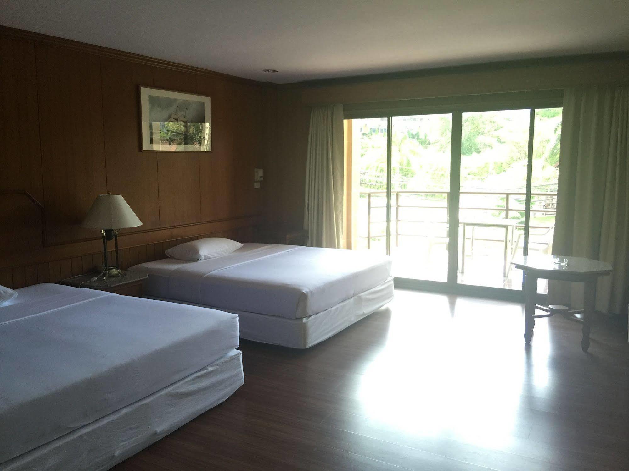Marsi Pattaya Hotel Екстериор снимка