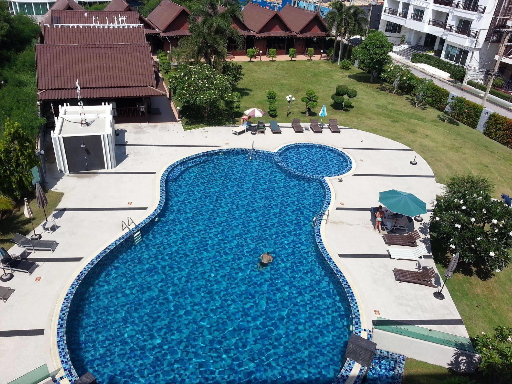Marsi Pattaya Hotel Екстериор снимка
