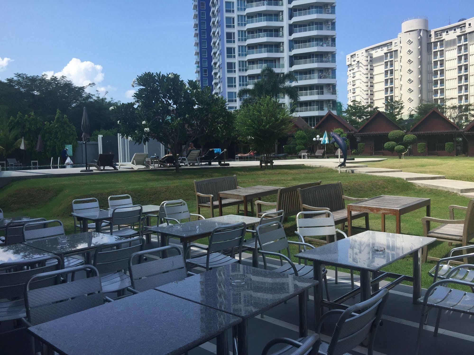 Marsi Pattaya Hotel Екстериор снимка